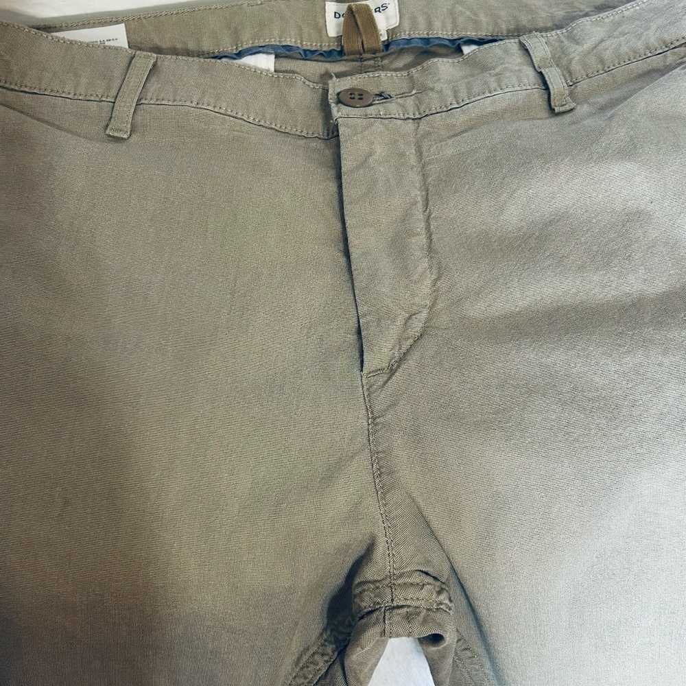 Dockers Men's Khaki Chinos